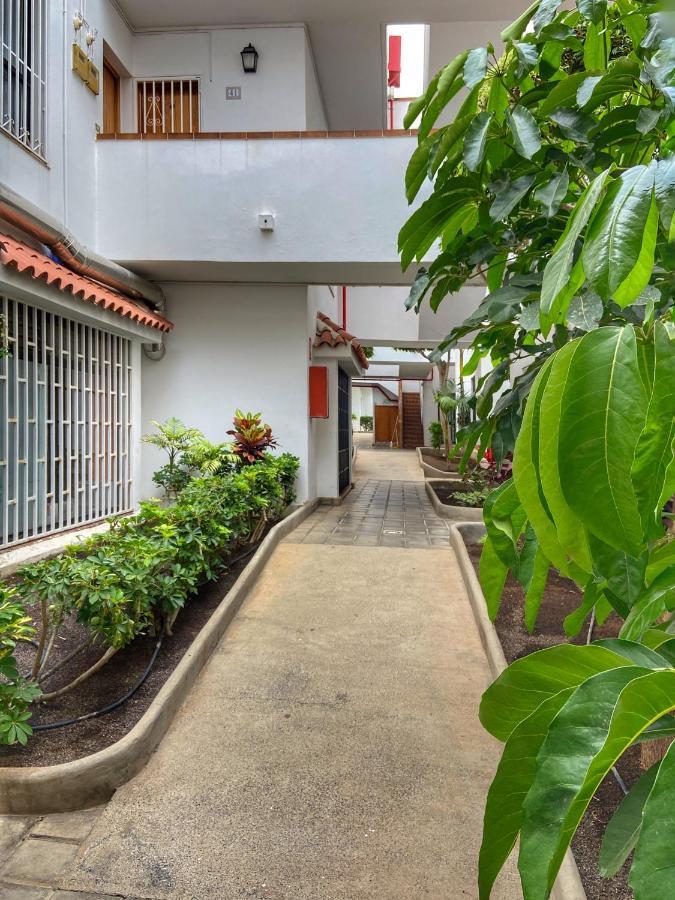 1 Bed Los Cristianos Near The Bus Station Arona  Esterno foto
