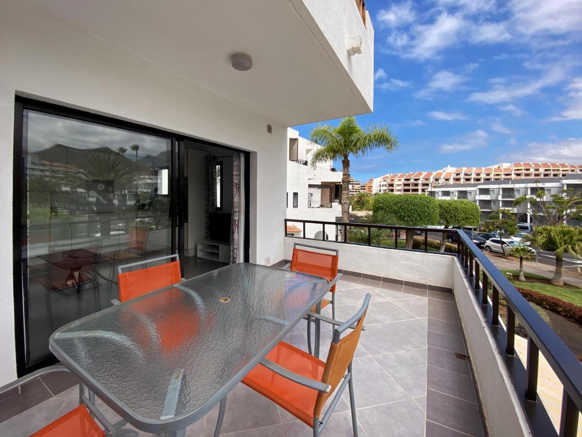 1 Bed Los Cristianos Near The Bus Station Arona  Esterno foto